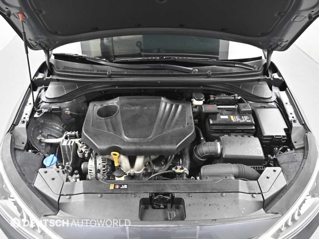 HYUNDAI Avante - Vista 6