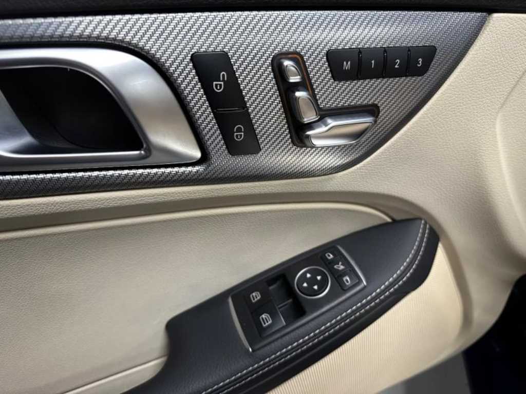 Mercedes Benz SLC Class - Vista 3