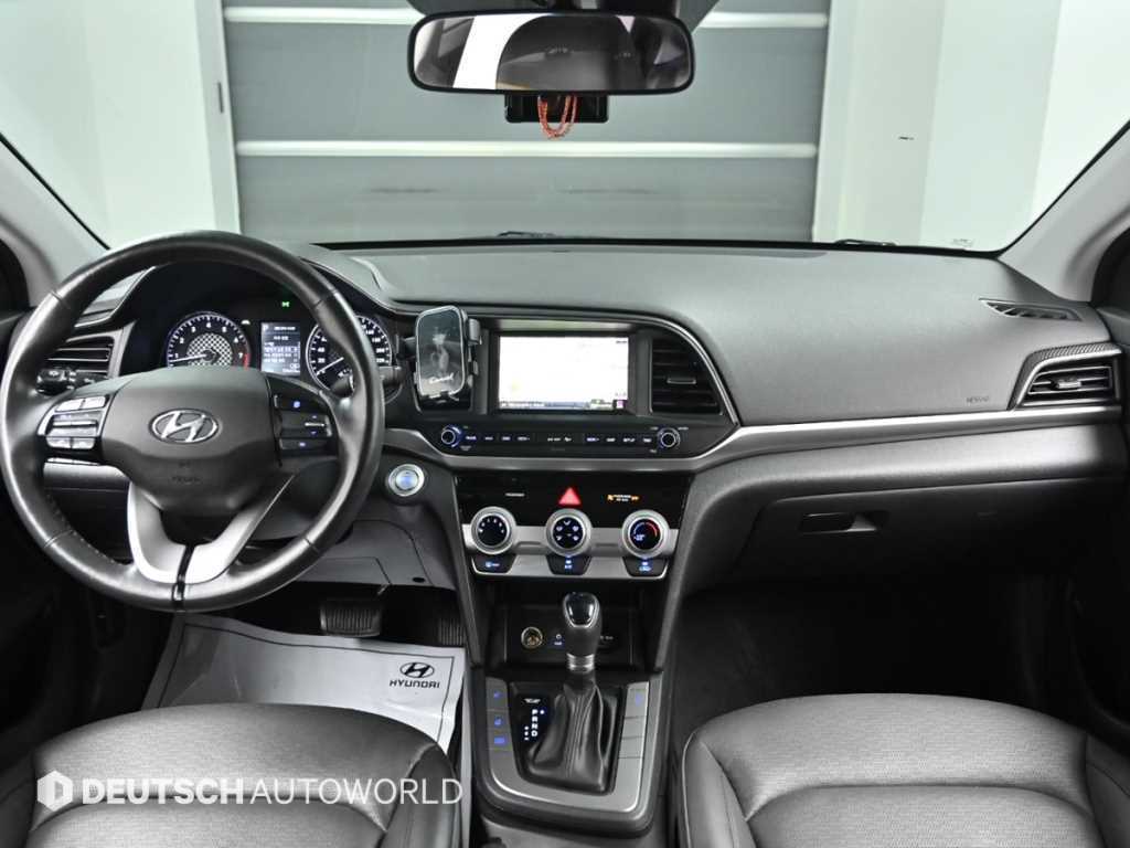HYUNDAI Avante - Vista 7