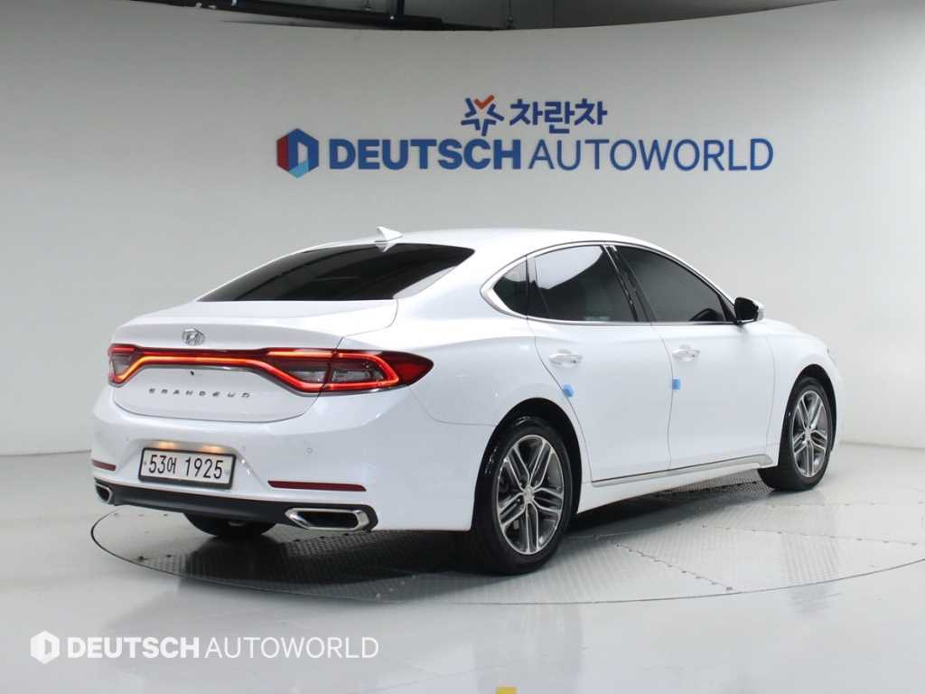 HYUNDAI Grandeur - Vista 2