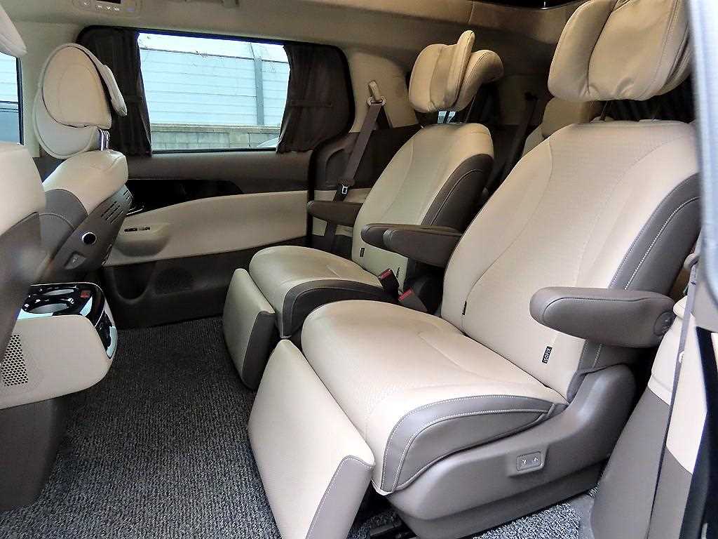 KIA Carnival - Vista 6