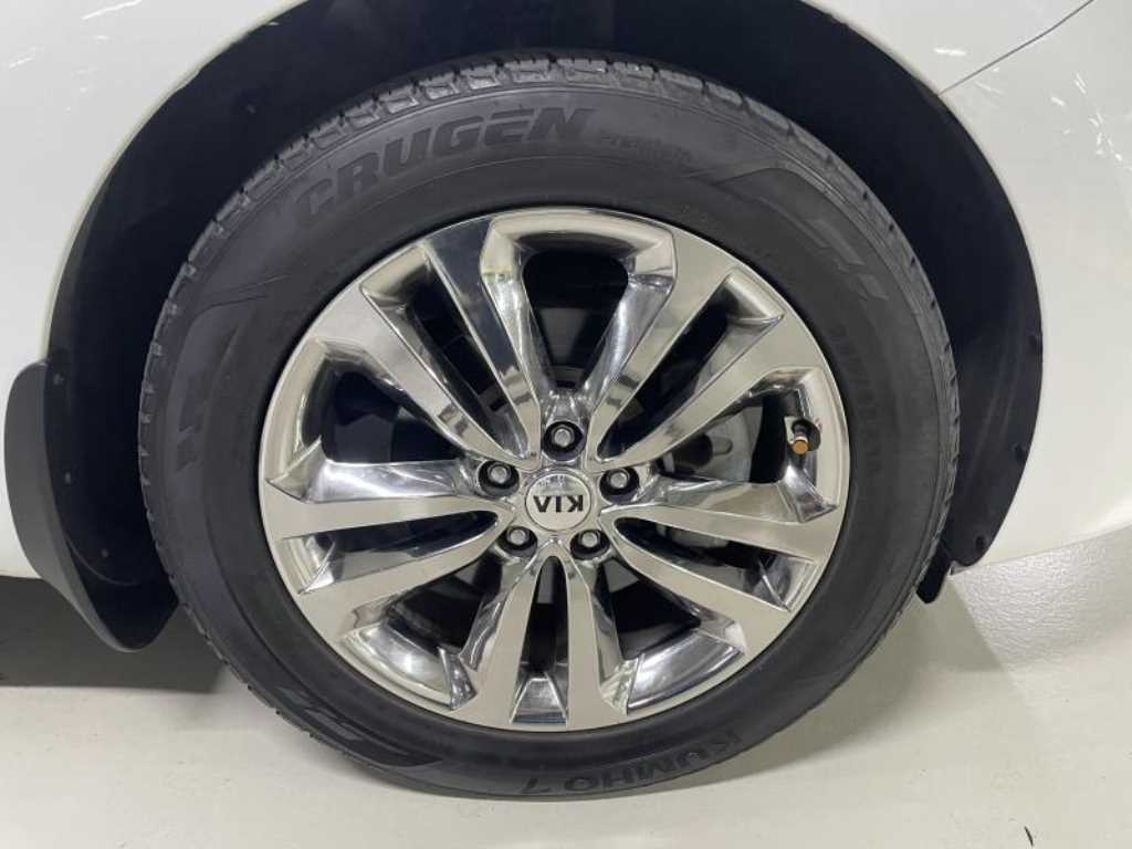 KIA Carnival - Vista 6
