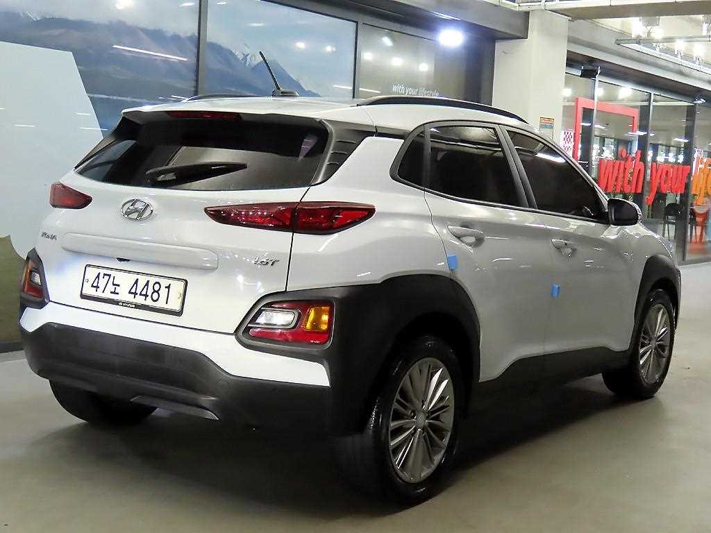 HYUNDAI Kona - Vista 4