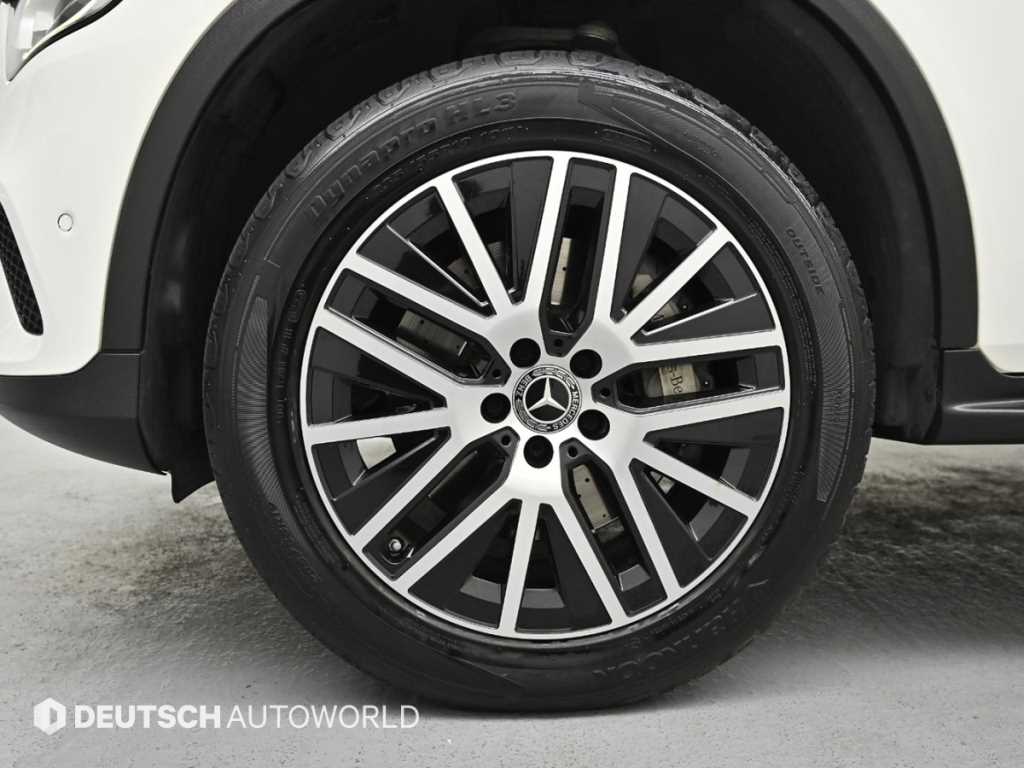 Mercedes Benz GLC Class - Vista 5