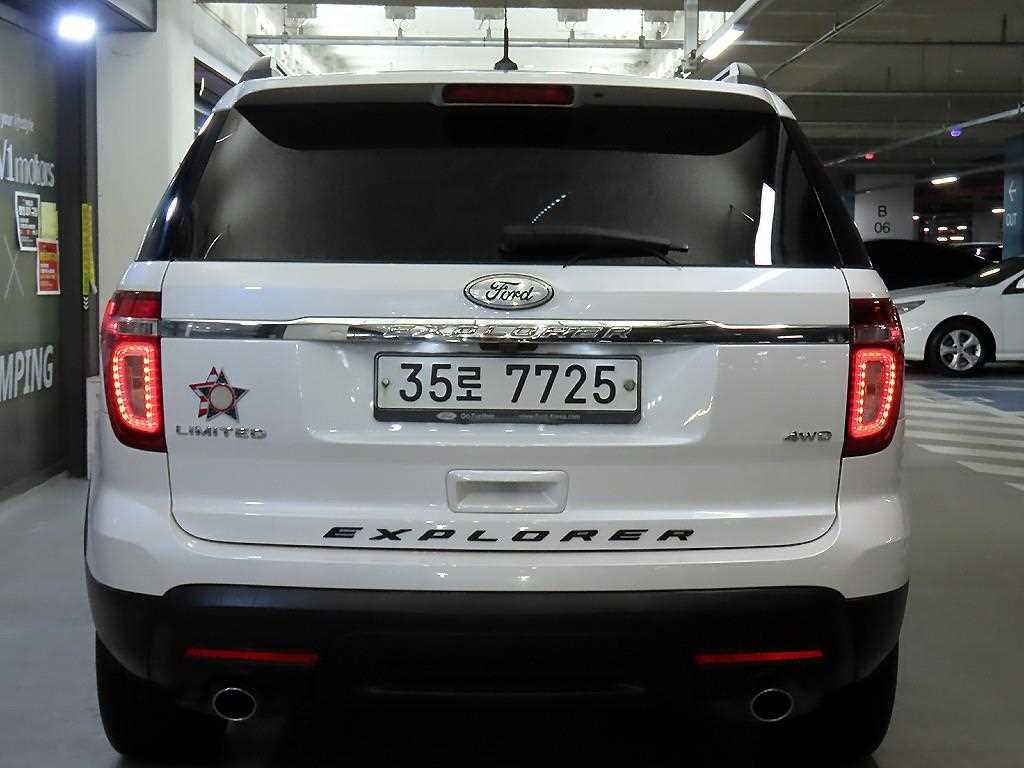 Ford Explorer - Vista 5