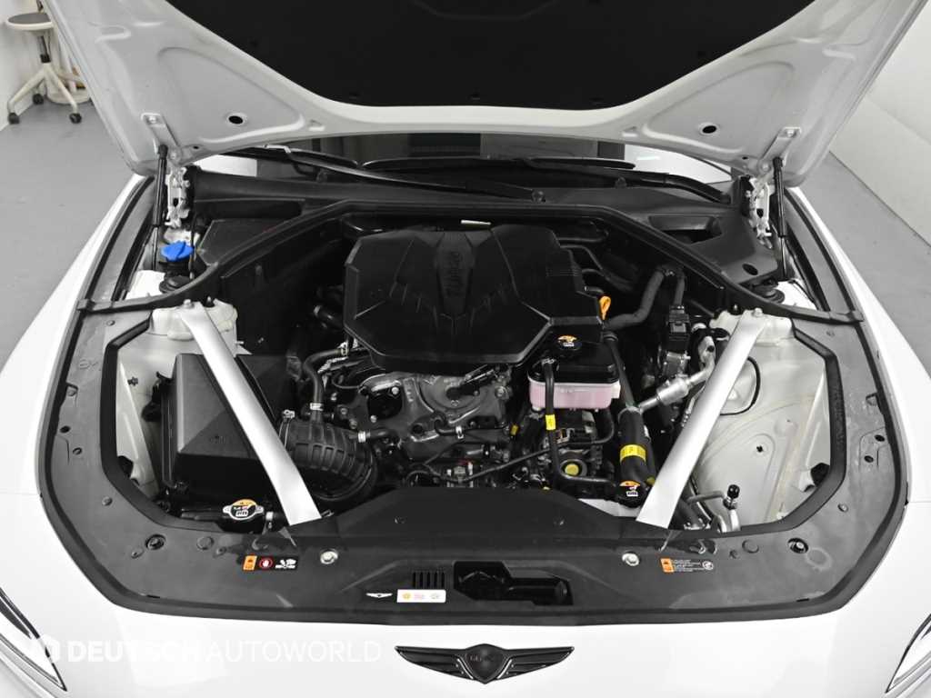 Genesis G70 - Vista 6