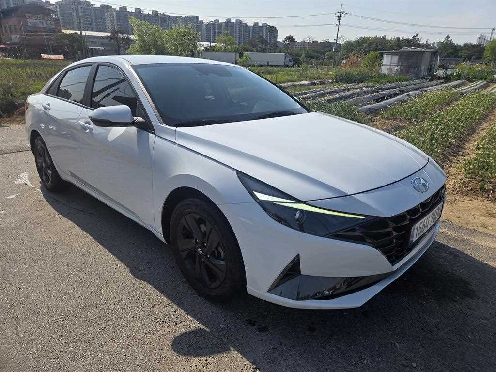HYUNDAI Avante - Vista 6