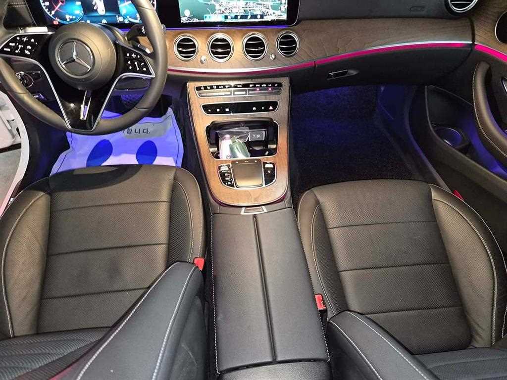 Mercedes Benz E class - Vista 10