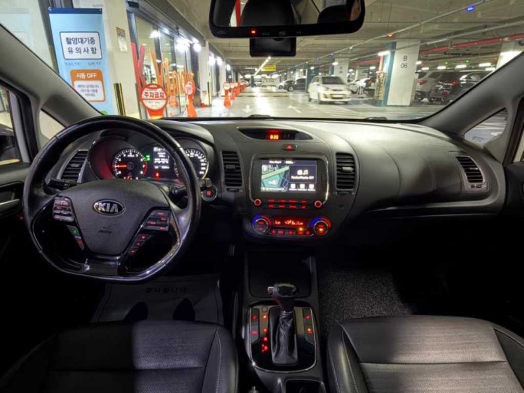 KIA K3 - Vista 6