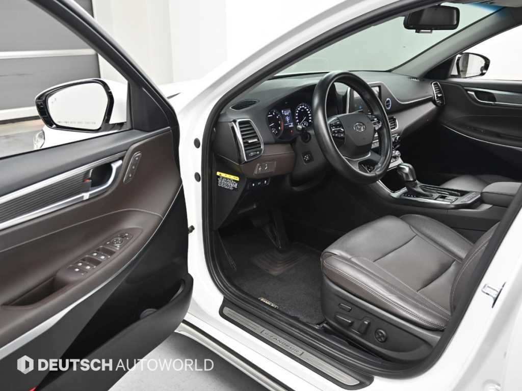 HYUNDAI Grandeur - Vista 11