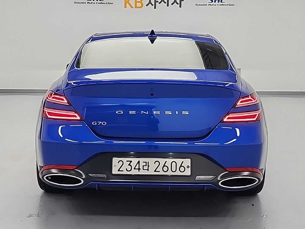 Genesis G70 - Vista 3