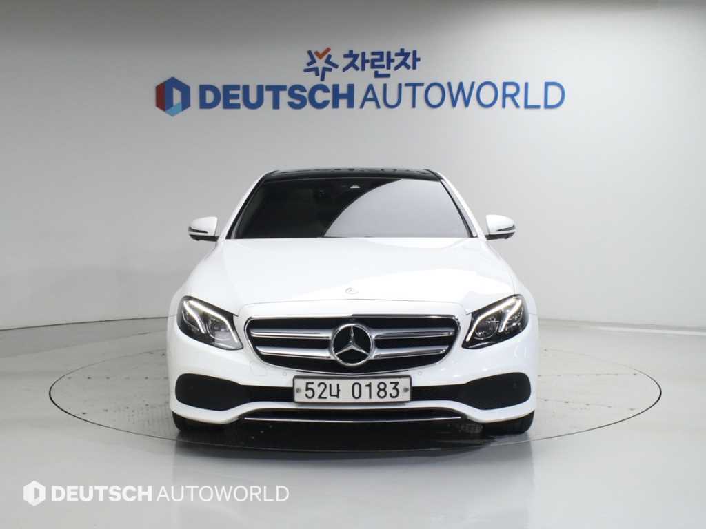Mercedes Benz E class - Vista 6