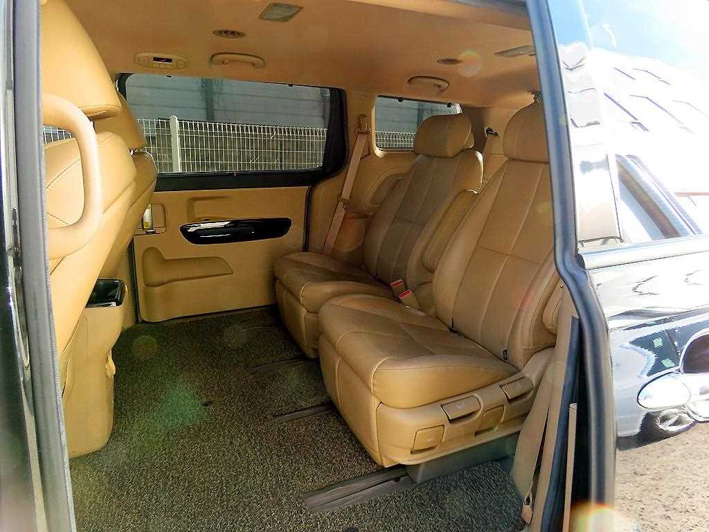 KIA Carnival - Vista 6