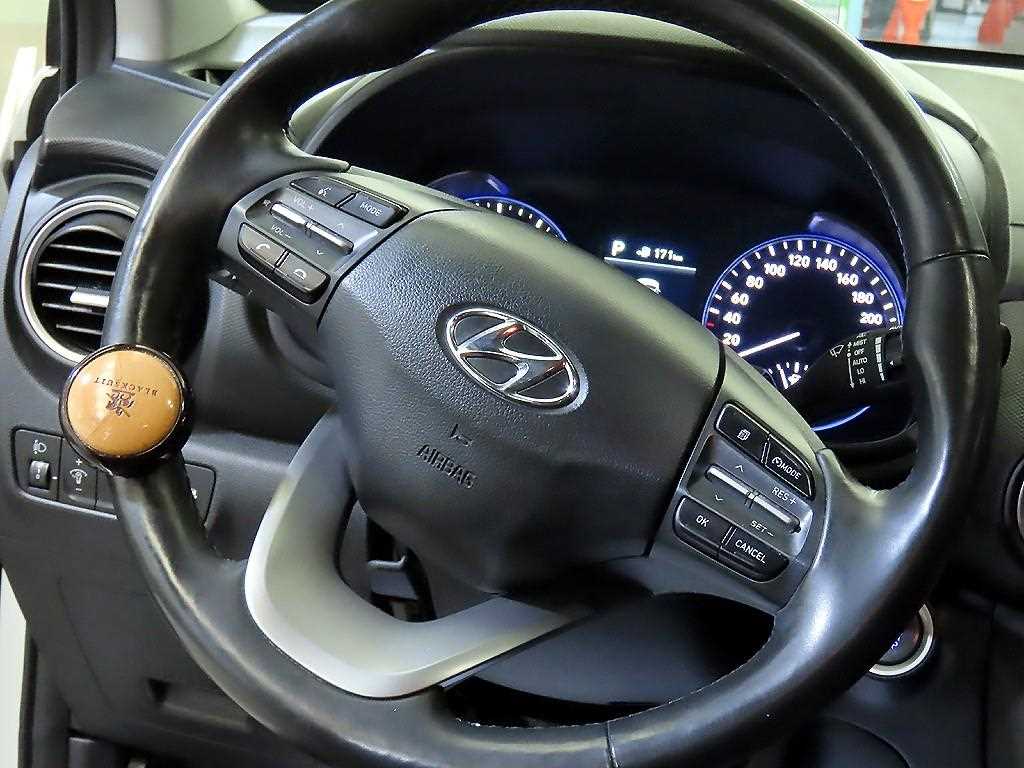 HYUNDAI Kona - Vista 8