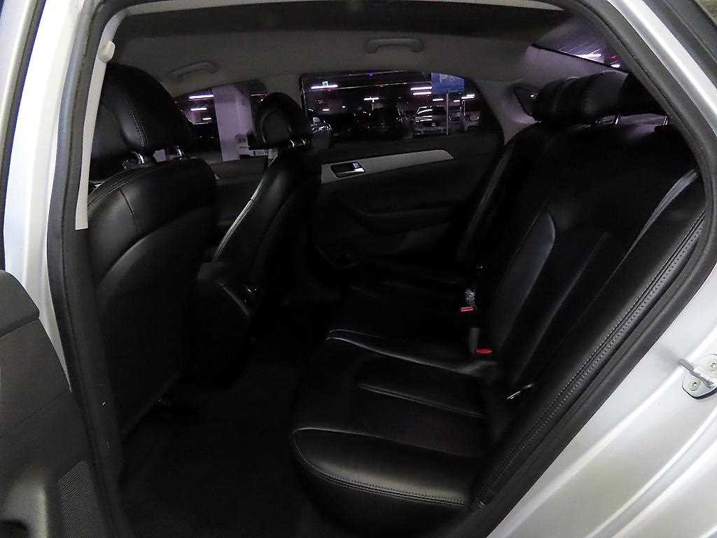 HYUNDAI Sonata - Vista 7