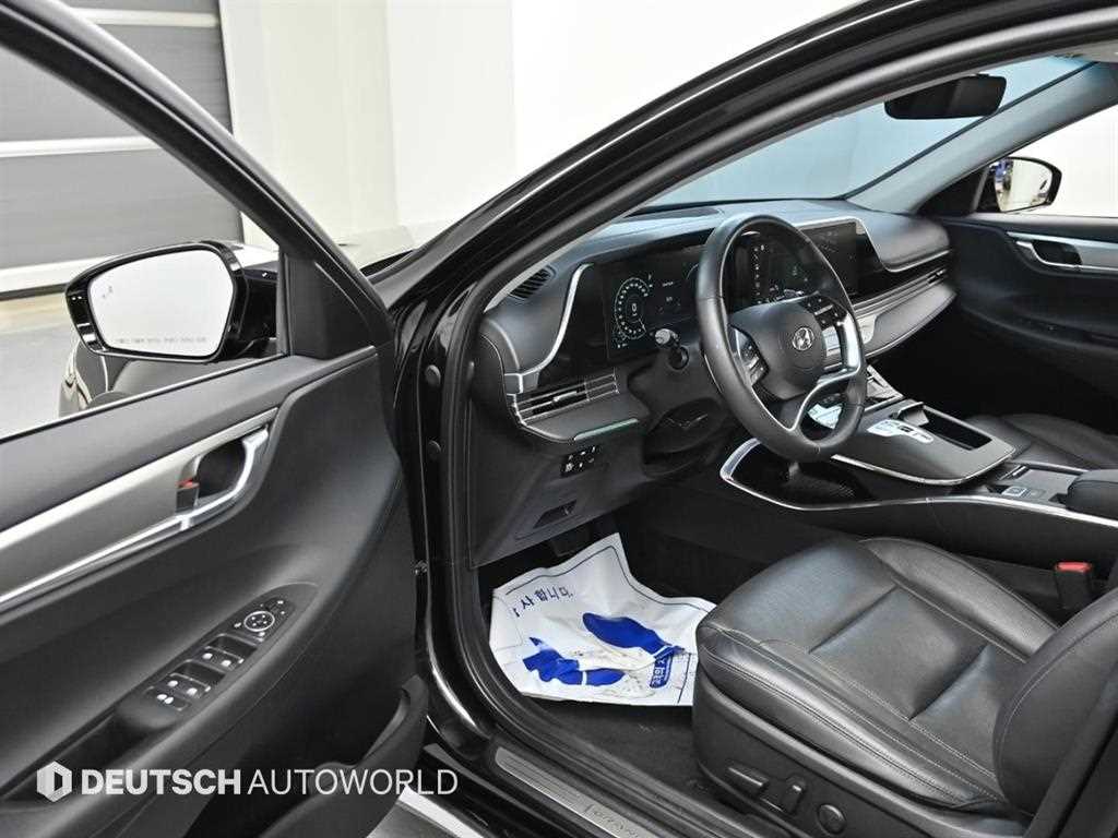 HYUNDAI Grandeur - Vista 11