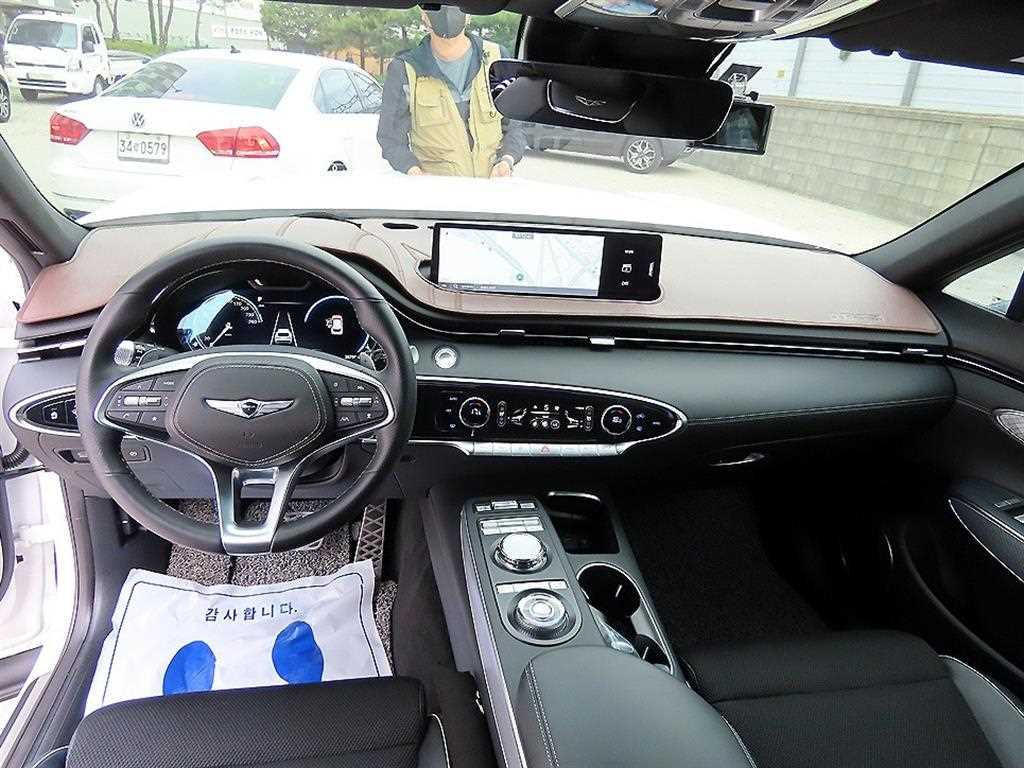 Genesis GV70 - Vista 7