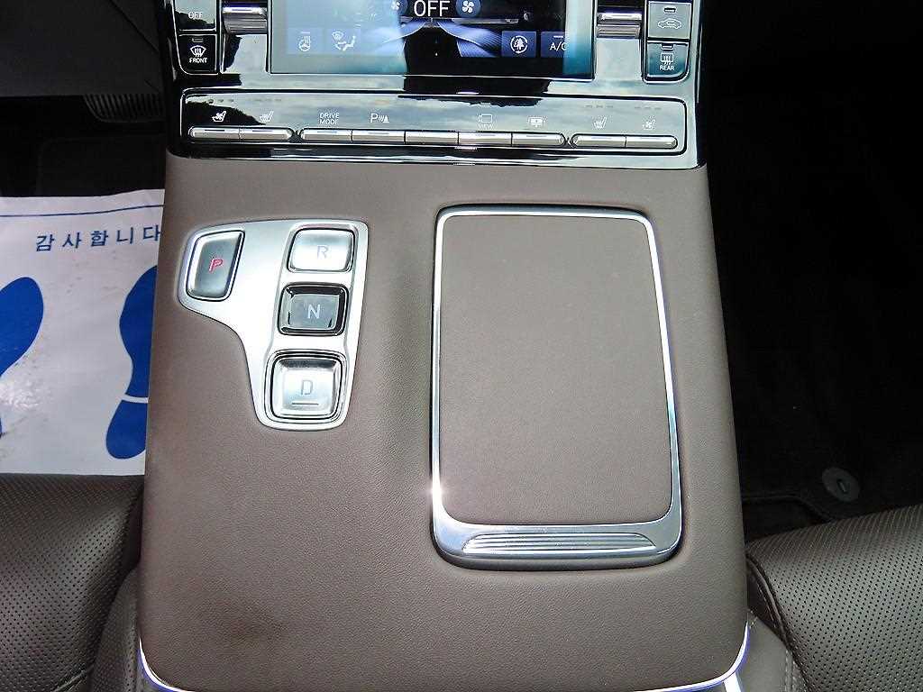 HYUNDAI Grandeur - Vista 10