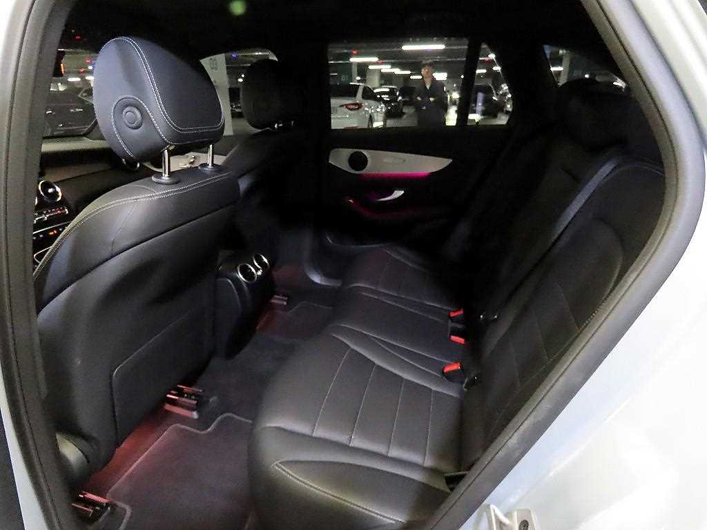 Mercedes Benz GLC Class - Vista 7