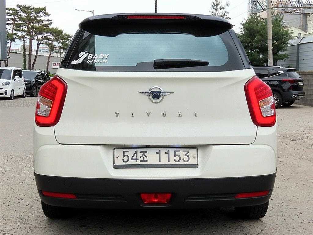 Ssangyong Tivoli - Vista 4
