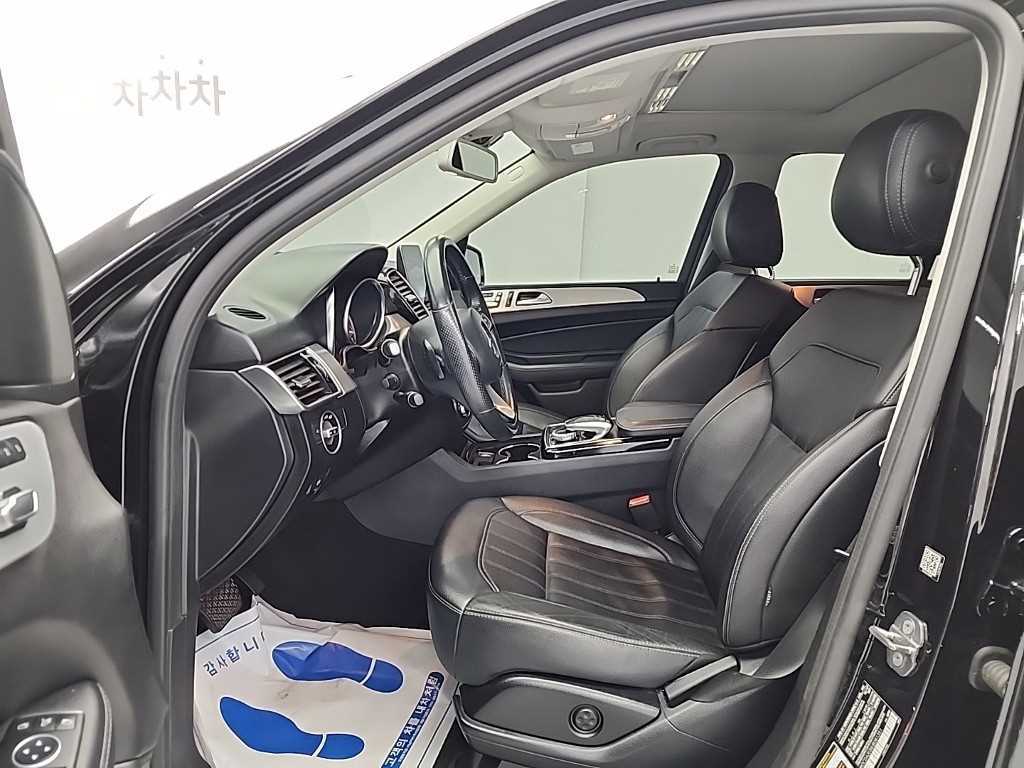 Mercedes Benz GLE Class - Vista 11