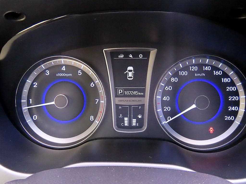 HYUNDAI Grandeur - Vista 9