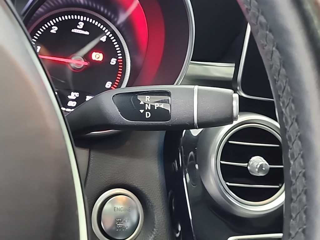 Mercedes Benz GLC Class - Vista 8