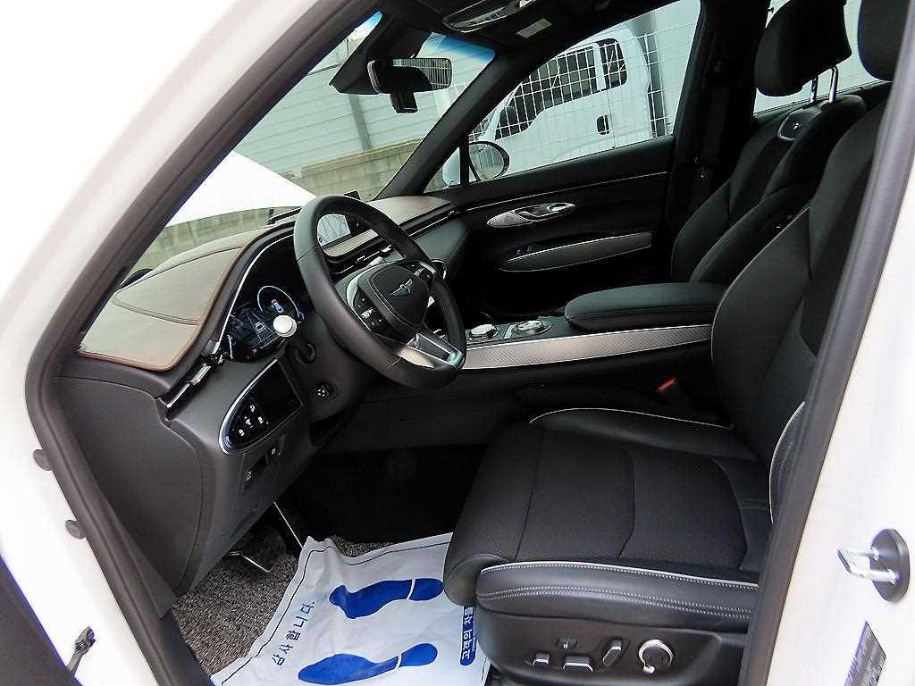 Genesis GV70 - Vista 5