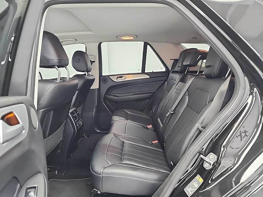 Mercedes Benz GLE Class - Vista 12