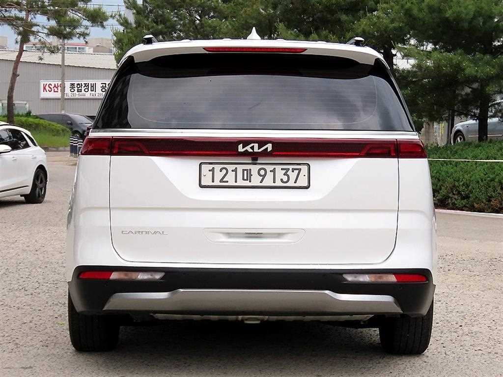 KIA Carnival - Vista 4