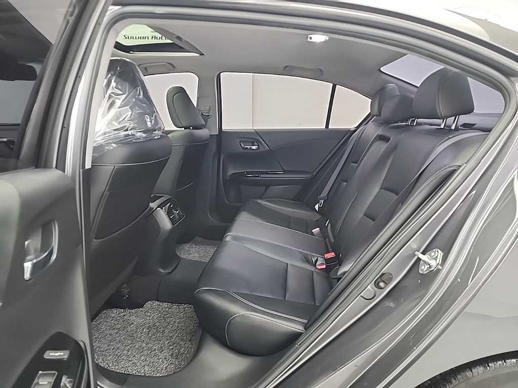 Honda Accord - Vista 12