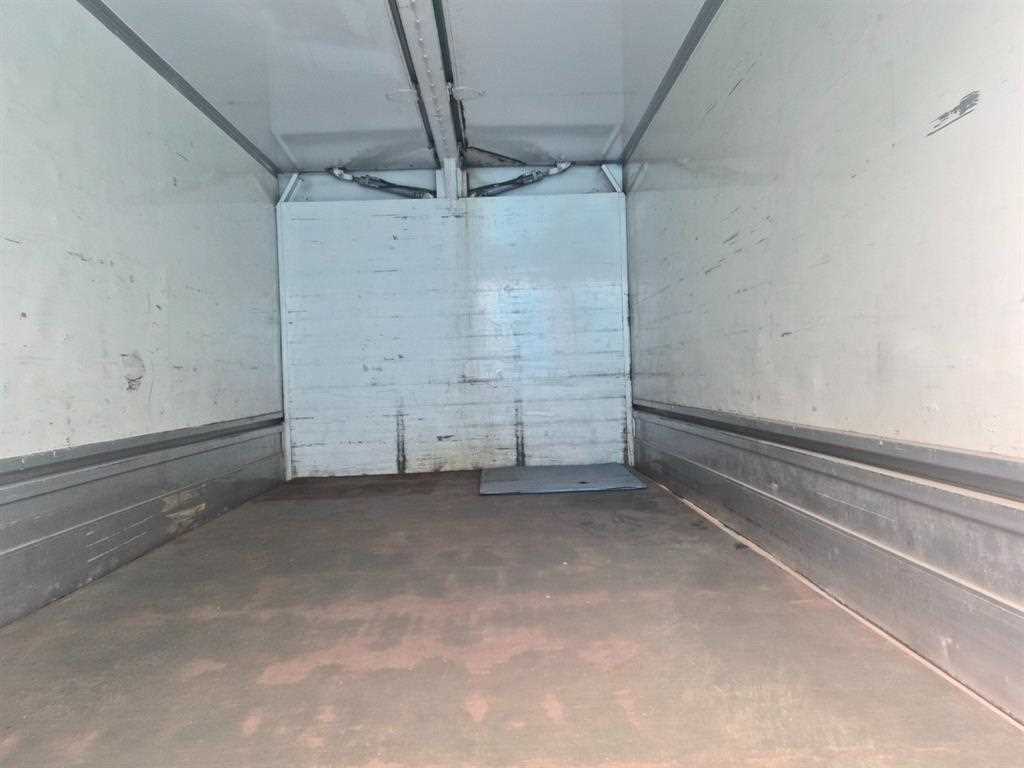 medium and large cargo truck - Vista 5