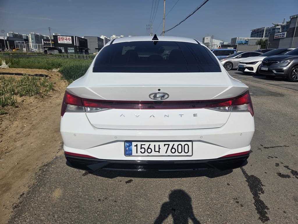 HYUNDAI Avante - Vista 4
