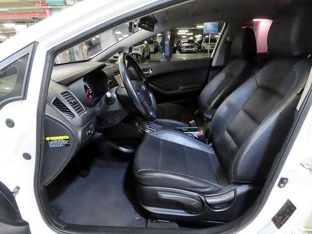 KIA K3 - Vista 6