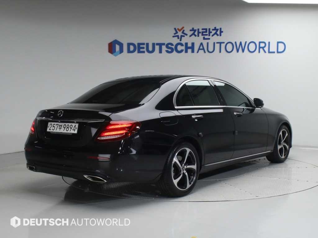Mercedes Benz E class - Vista 2
