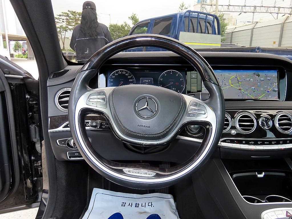 Mercedes Benz S Class - Vista 9