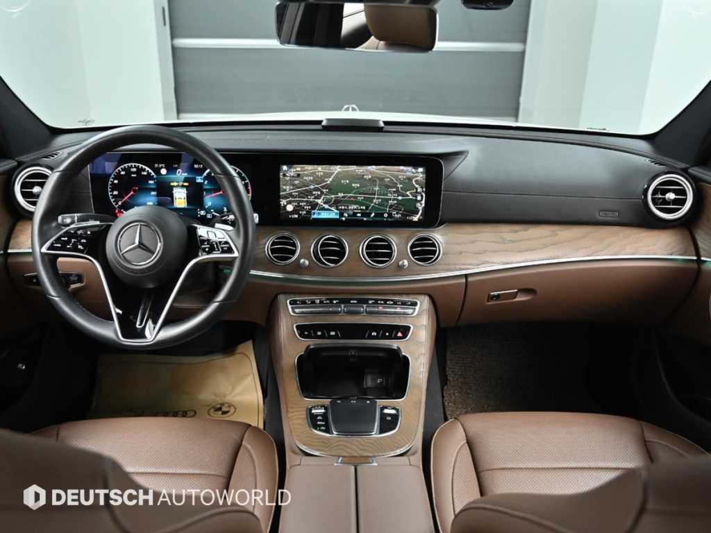 Mercedes Benz E class - Vista 8