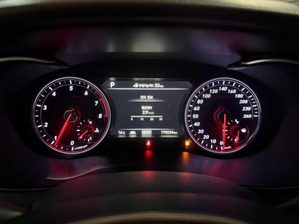 Genesis G70 - Vista 9
