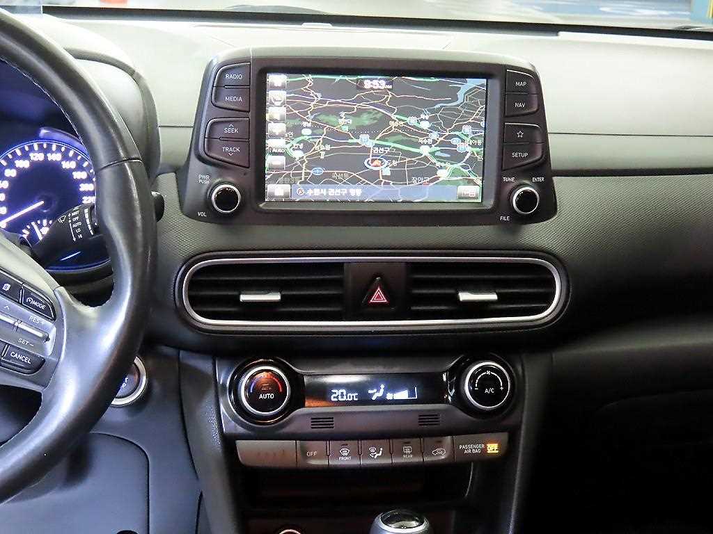 HYUNDAI Kona - Vista 11