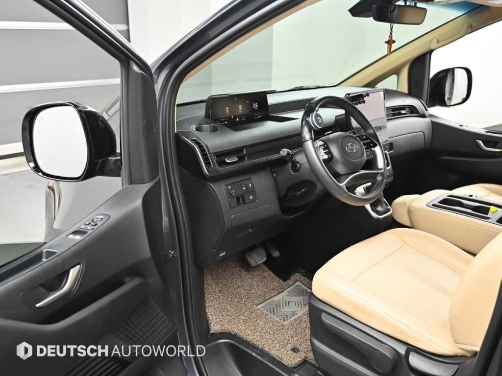 HYUNDAI Staria - Vista 10