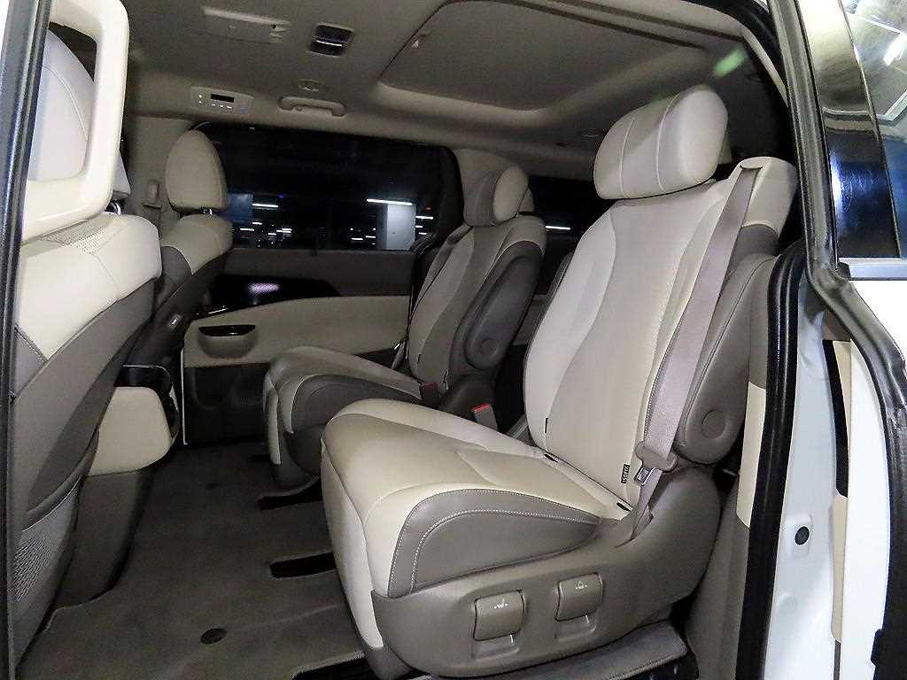 KIA Carnival - Vista 7