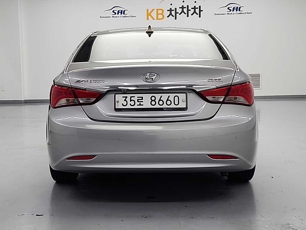 HYUNDAI Sonata - Vista 3