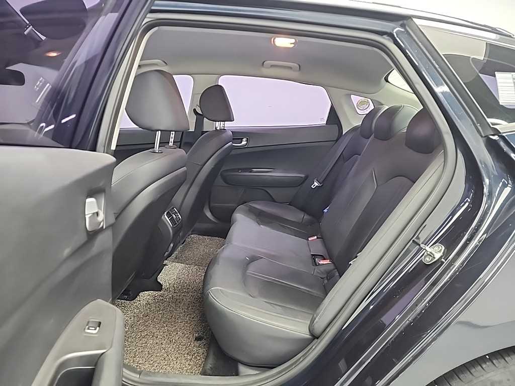 KIA K5 - Vista 12