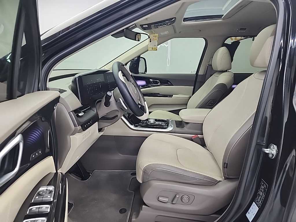 KIA Carnival - Vista 11