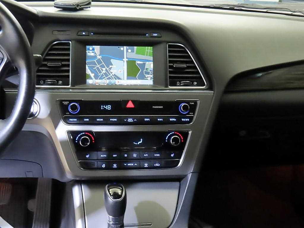 HYUNDAI Sonata - Vista 11