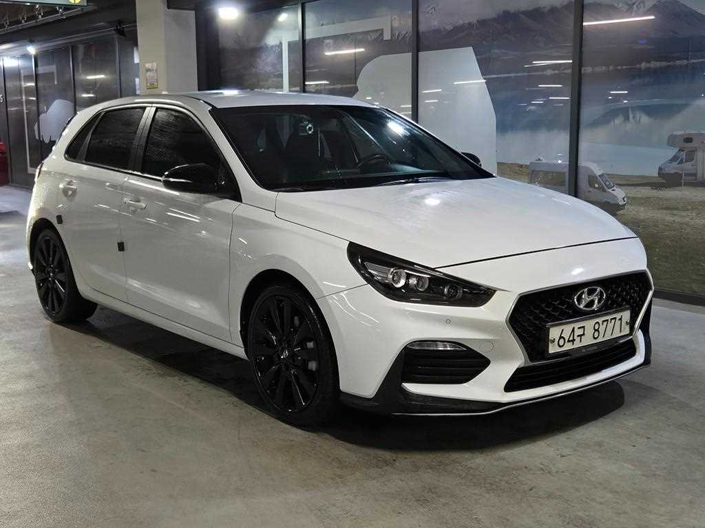 HYUNDAI i30 2019 Blanco - Importación desde Corea - HF Imports Iquique - Foto 1