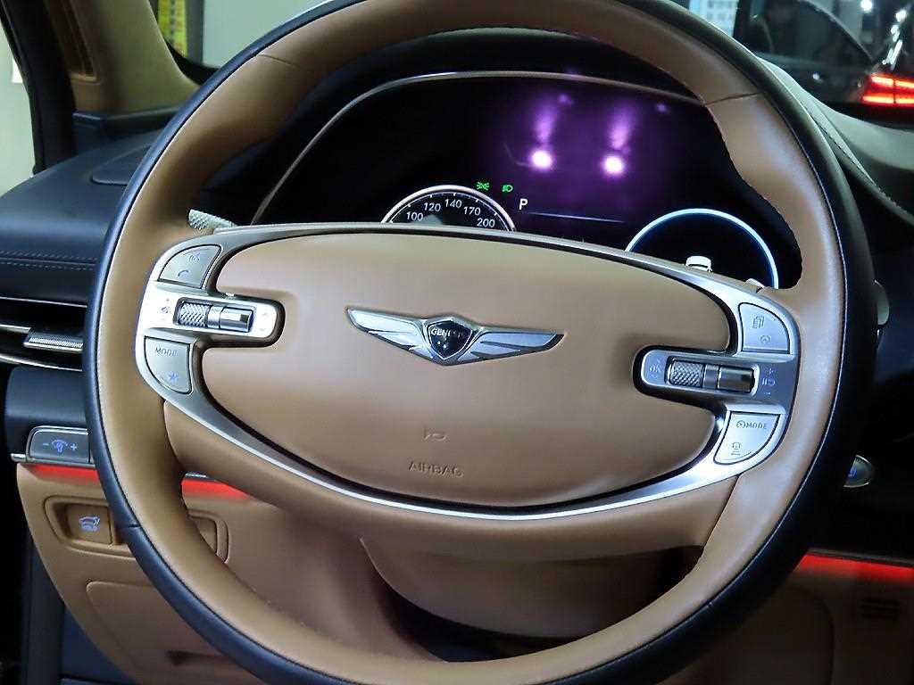Genesis GV80 - Vista 8