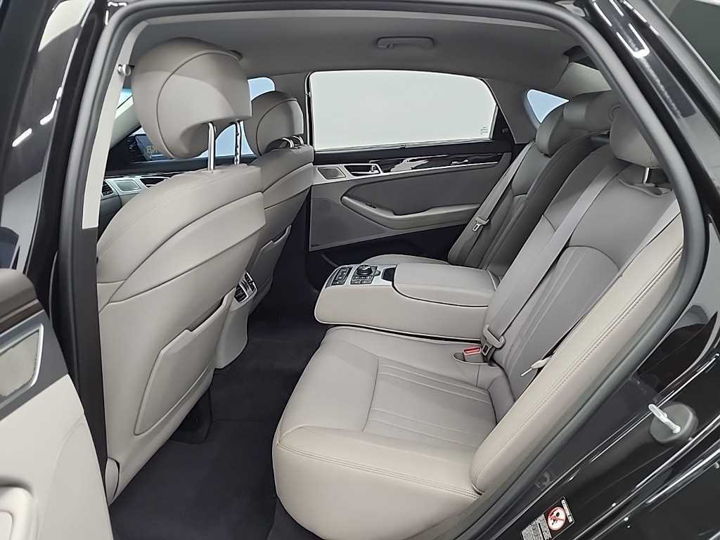 Genesis G80 - Vista 12
