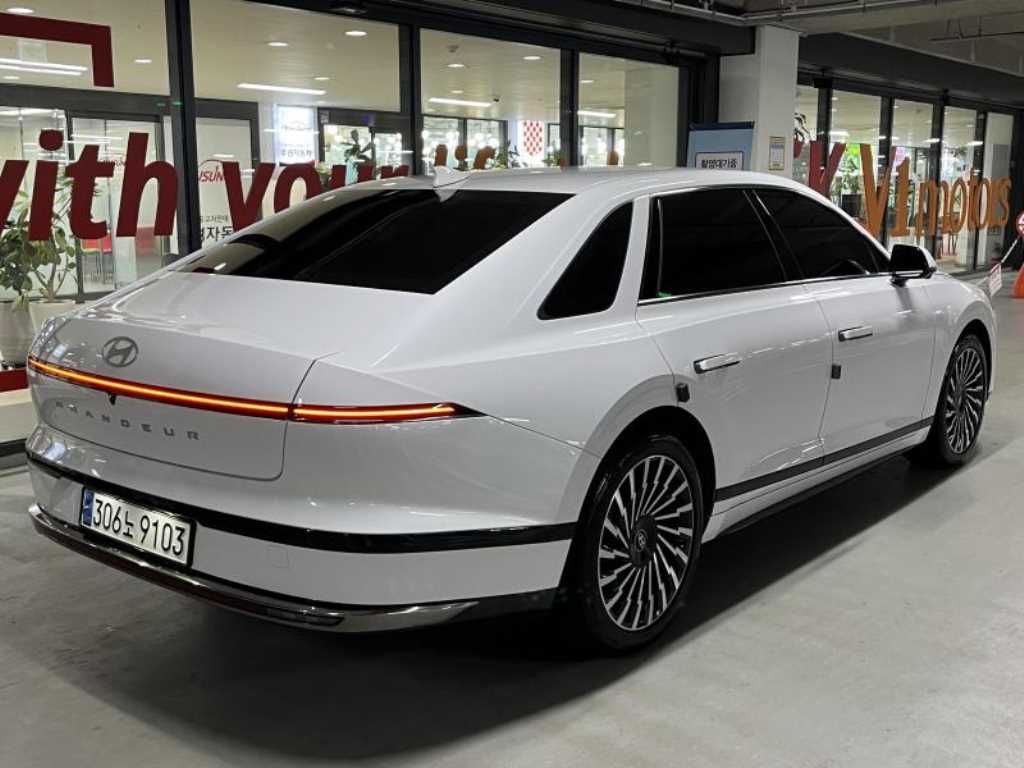 HYUNDAI Grandeur - Vista 5