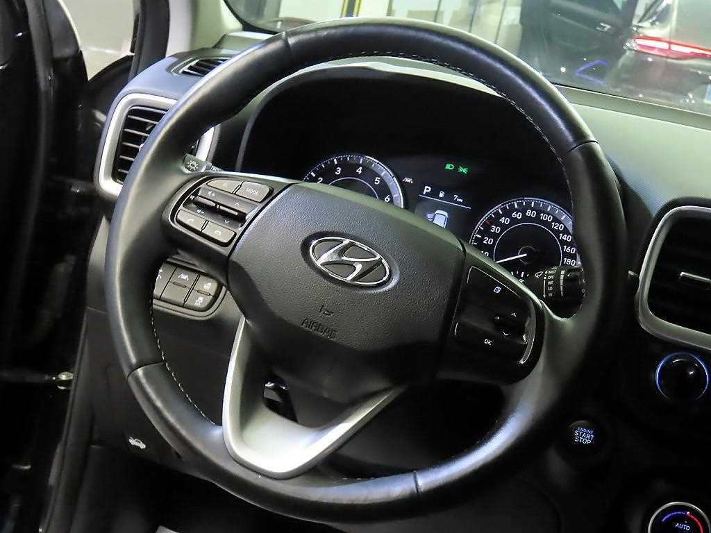 HYUNDAI Venue - Vista 8